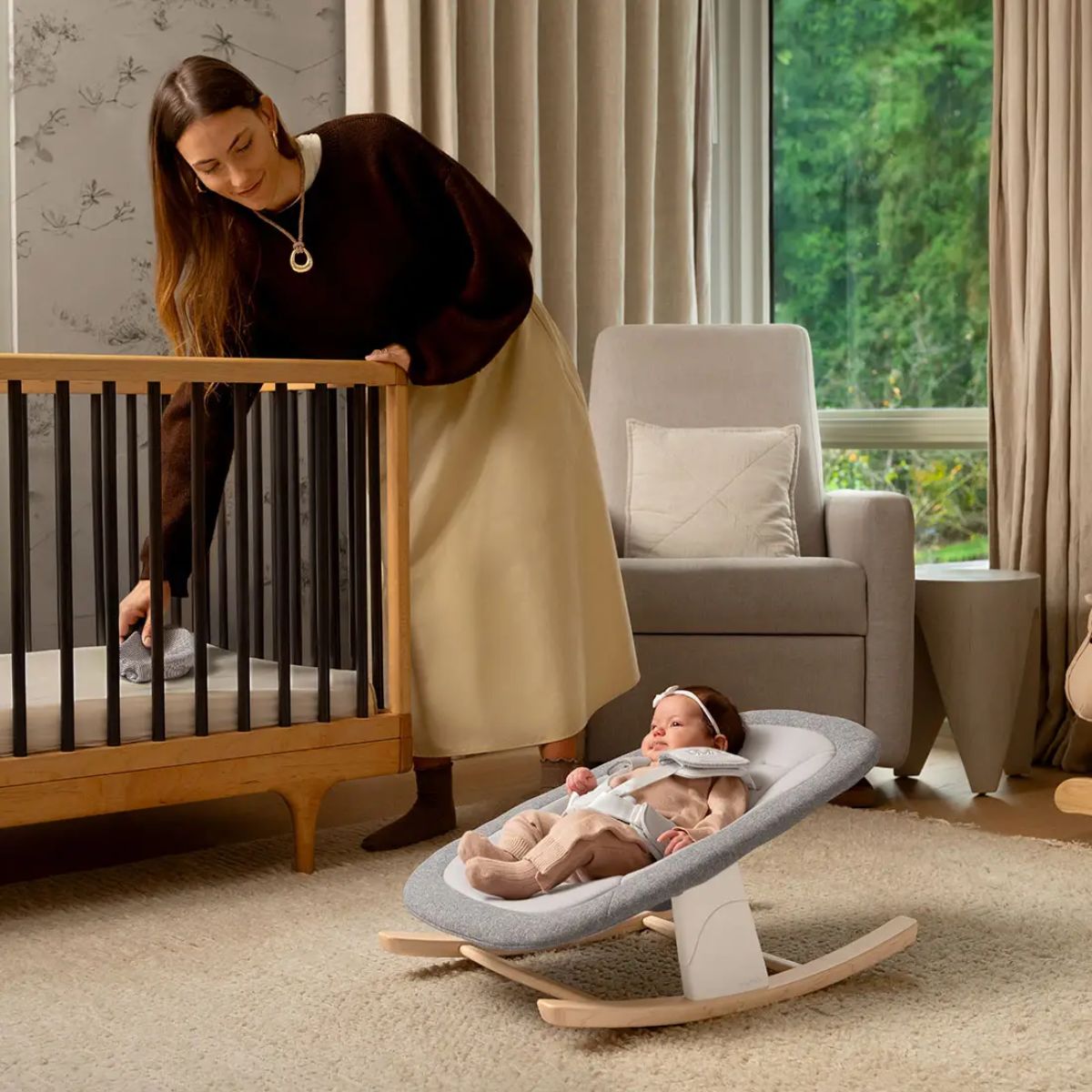Nuna BRYN Newborn Rocker - Sanderson/Black Walnut