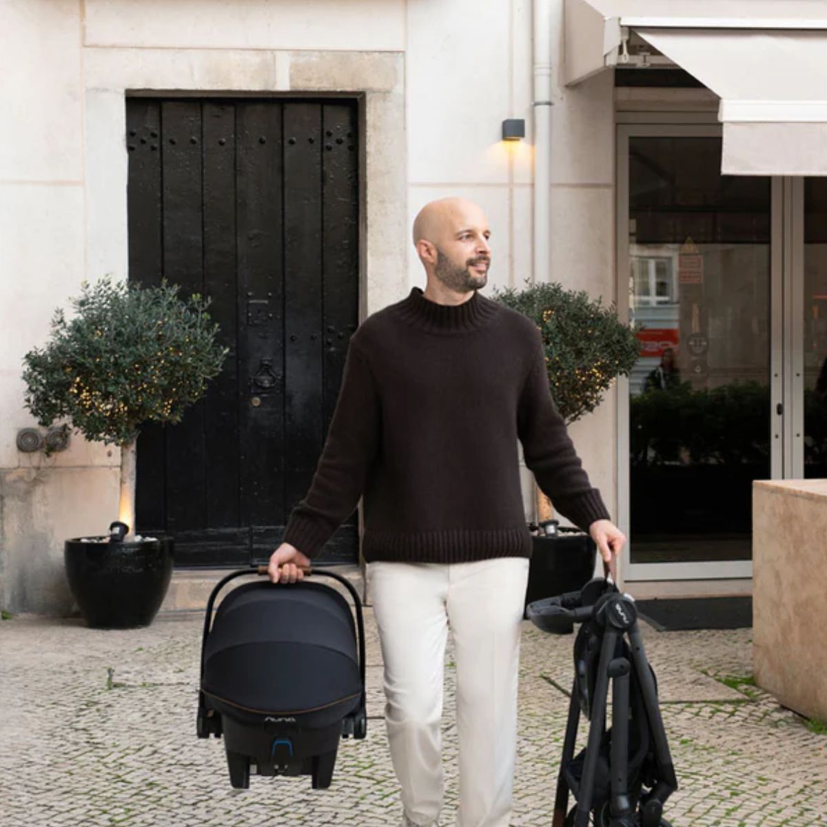 Nuna PIPA Urbn + Swiv Travel System - Caviar/Chocolate
