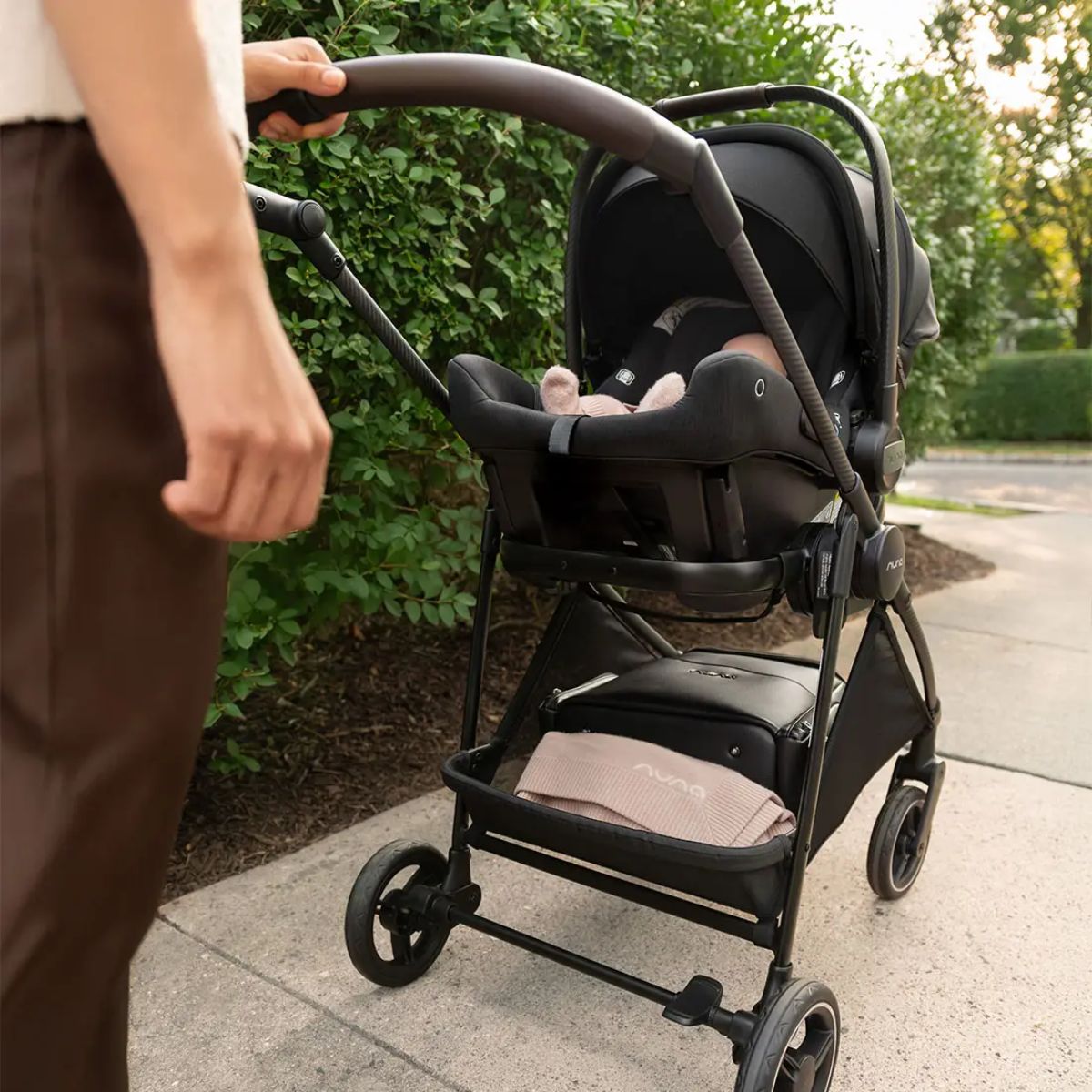 Nuna Pipa Urbn Flex Travel System - Caviar on Luna Baby Store Miami
