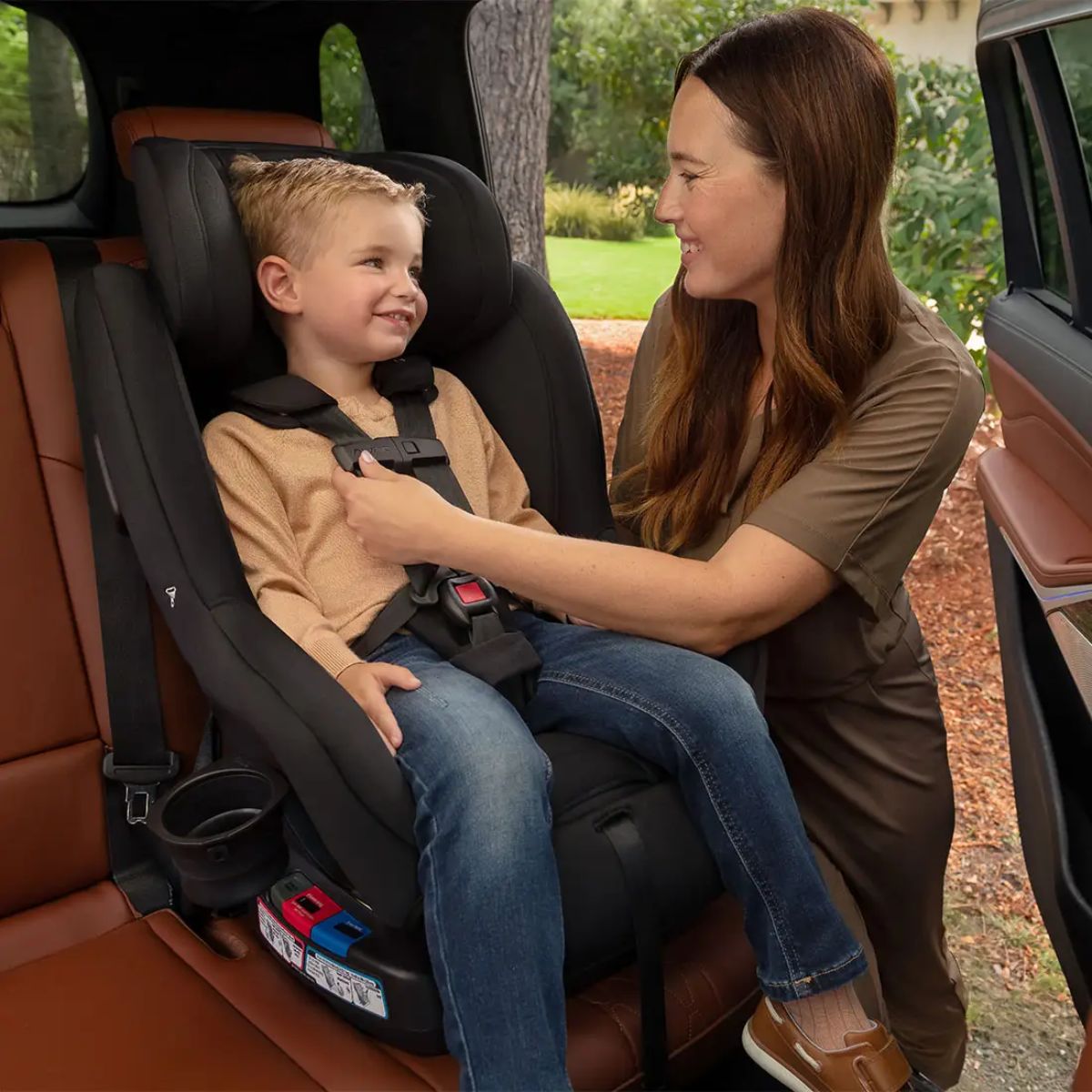 Nuna Rava Next Convertible Car Seat - Caviar