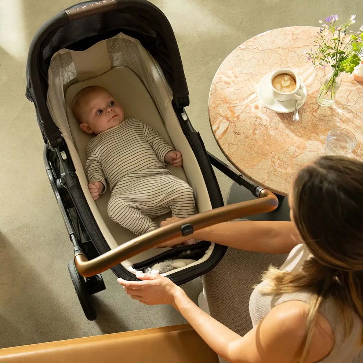 Nuna SWIV & TRIV Bassinet + Stand BMW Collection - Graphene