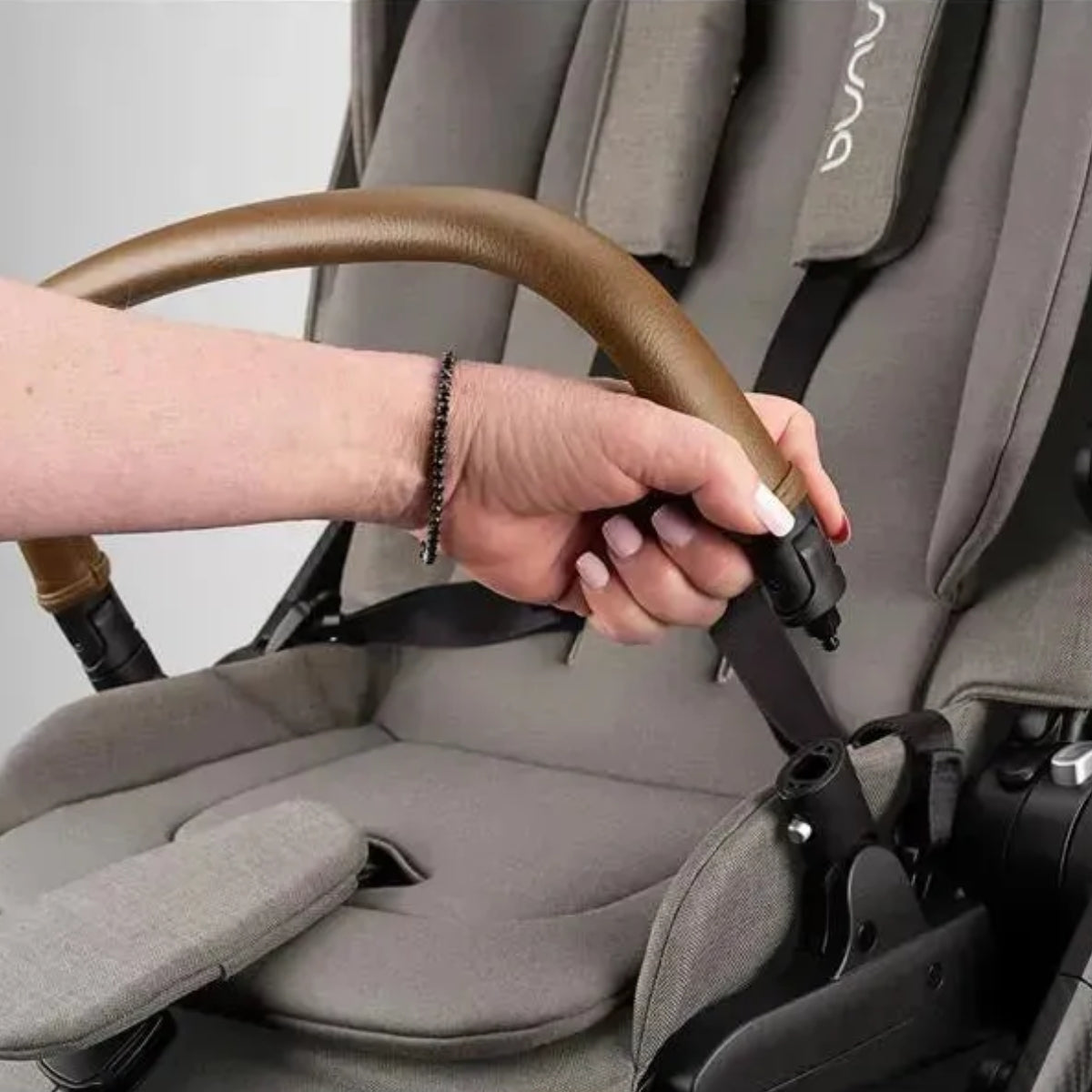 Nuna Swiv Stroller - Granite