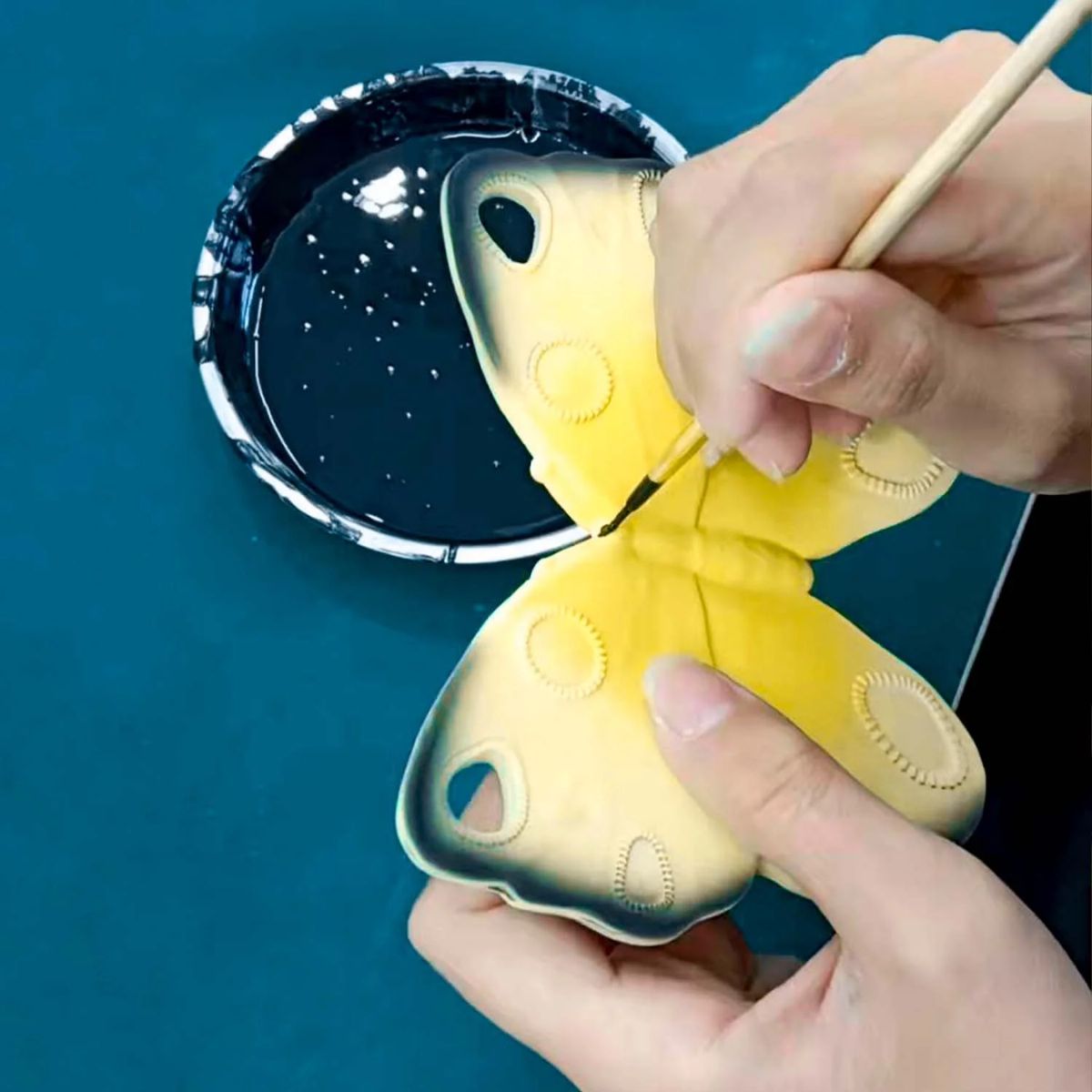 Olí & Carol Teether - Katia The Butterfly