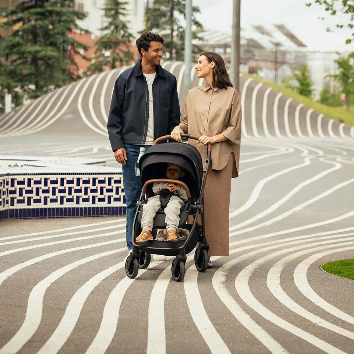 Nuna Swiv Stroller - Caviar