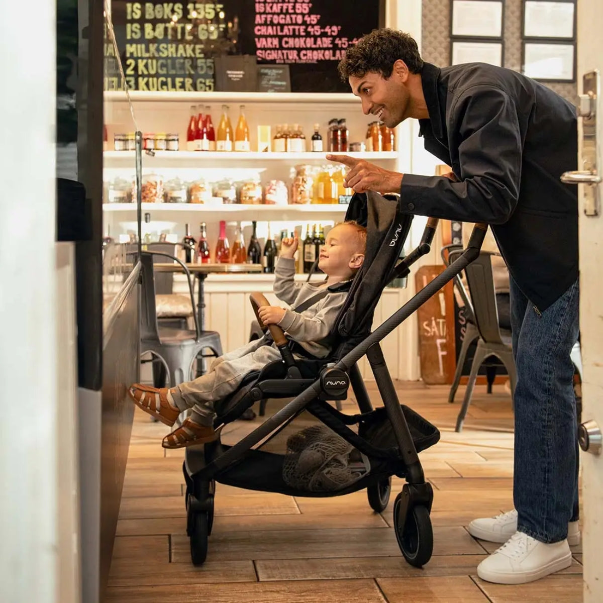 Nuna Swiv Stroller - Caviar