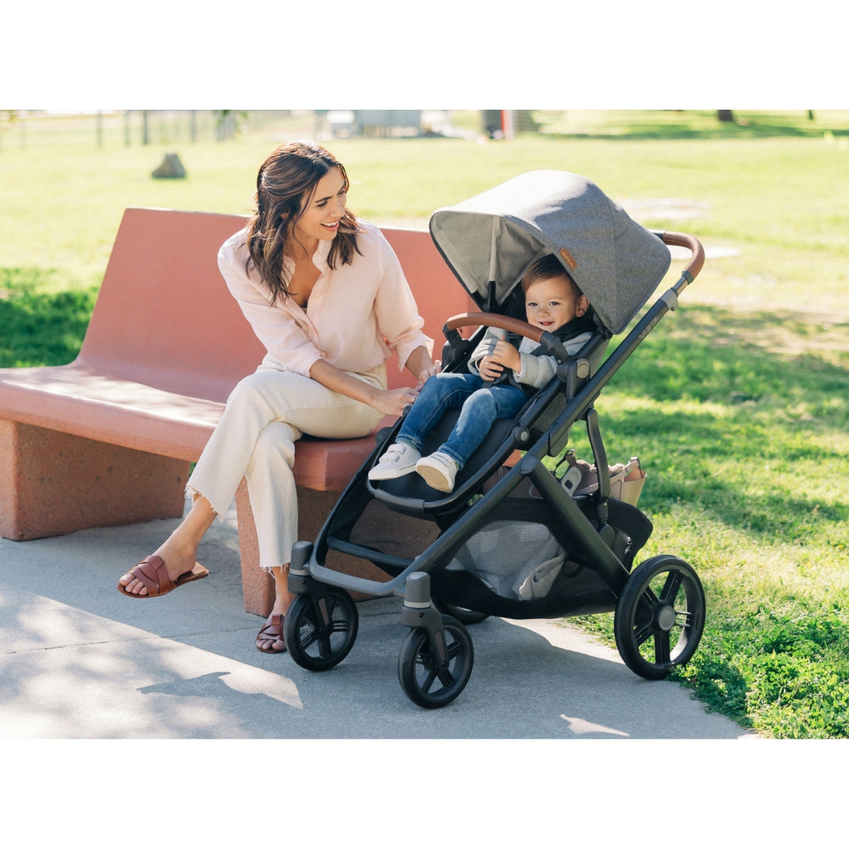 Uppababy Vista V3 Stroller - Greyson Charcoal Mélange/Carbon Frame/Saddle Leather