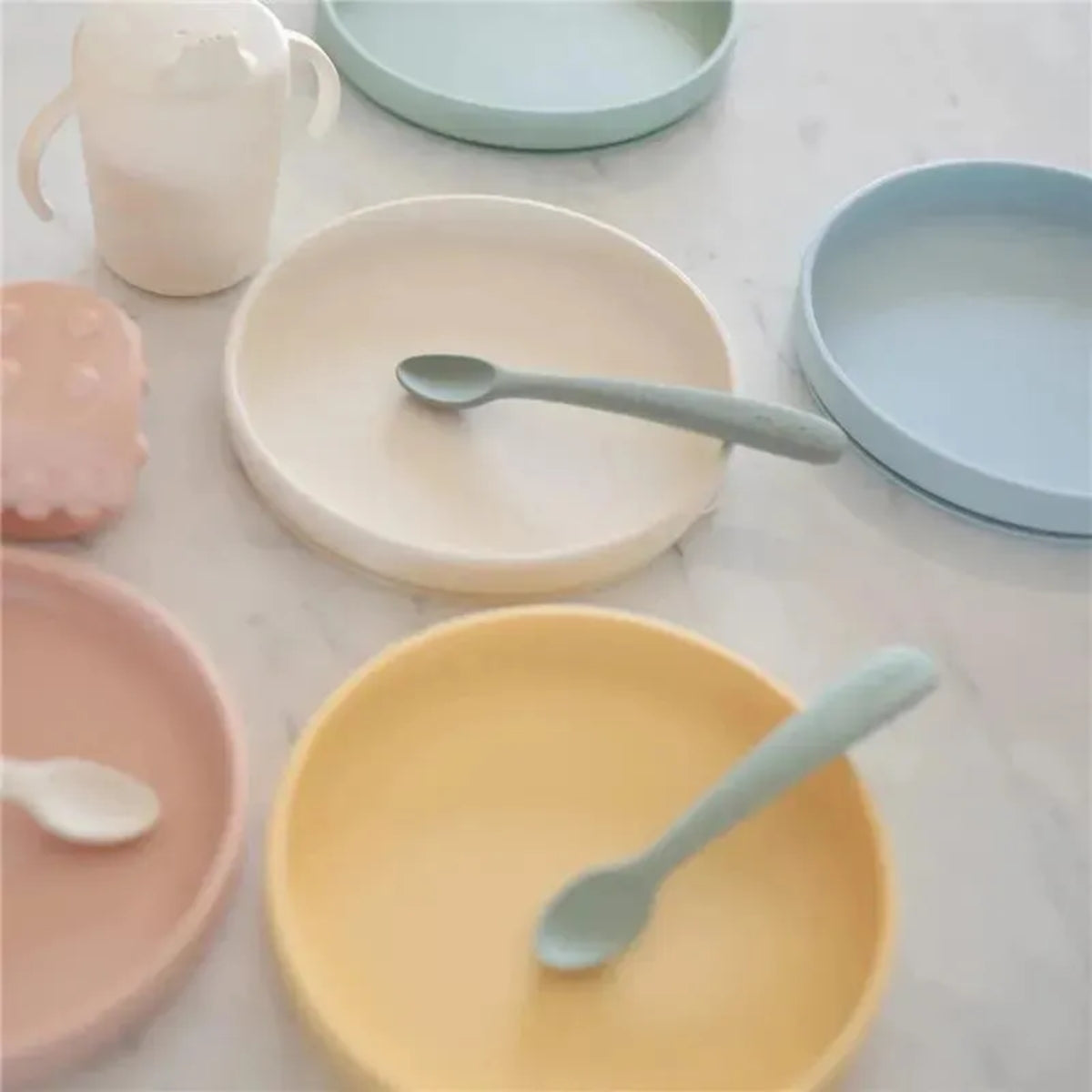 Mushie - Classic Silicone Suction Plate BPA-Free Non-Slip Design Soft Lilac