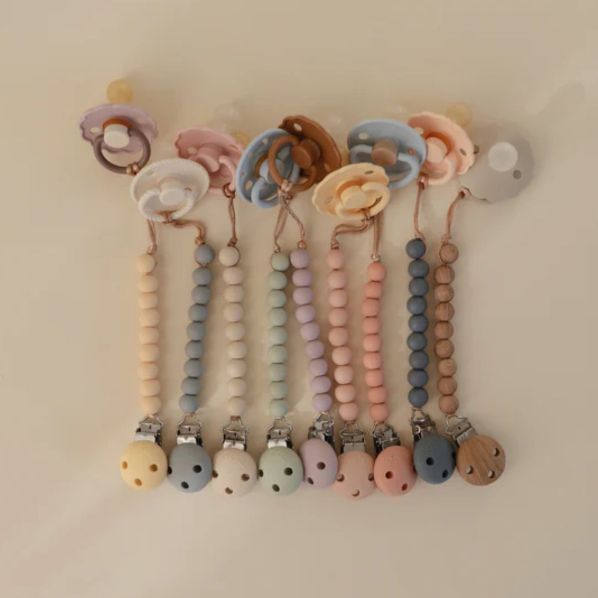 Mushie Silicone Pacifier Clip | Hera Faux Wood