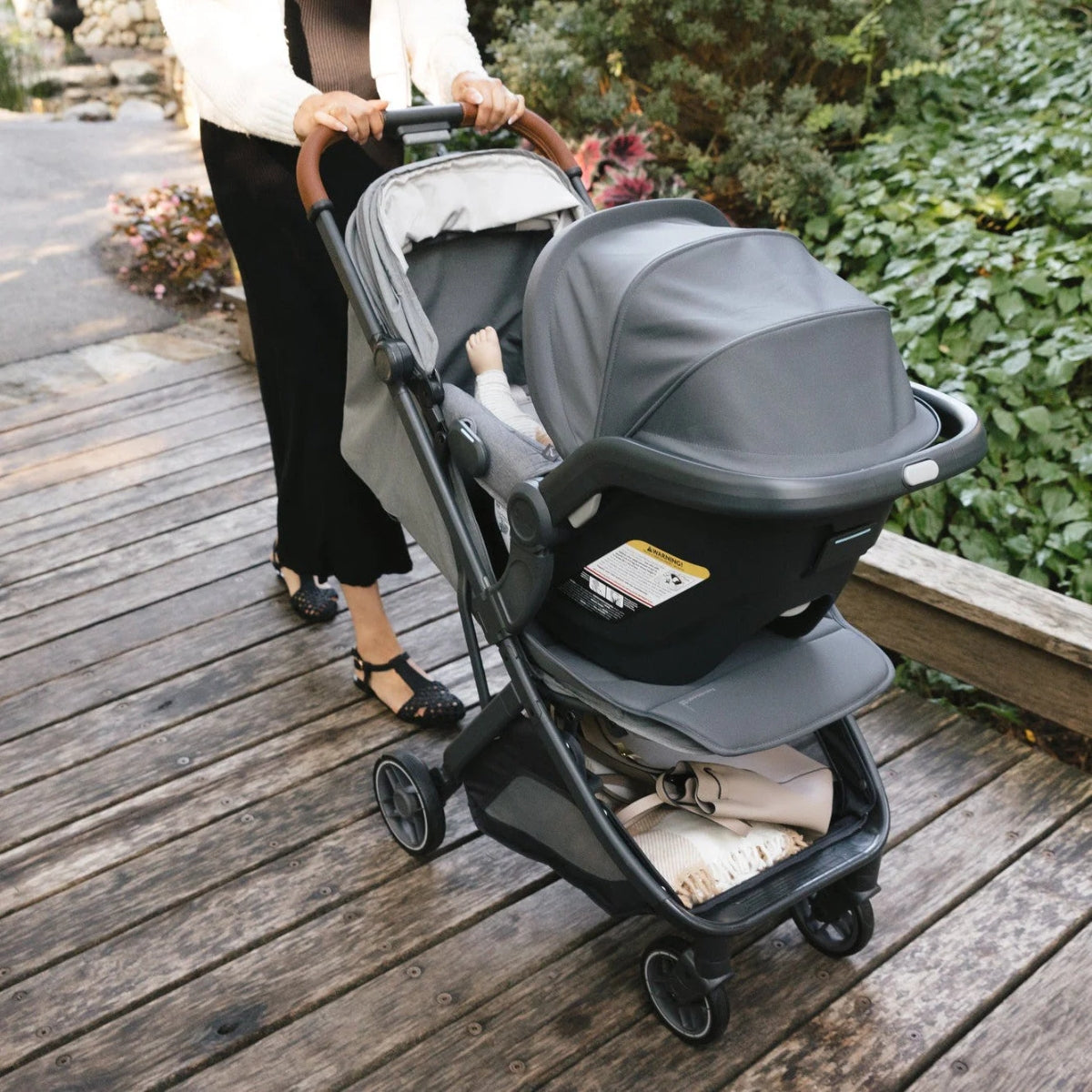 UPPAbaby Minu V3 Compact Stroller - Greyson (Charcoal Melange / Carbon Frame / Saddle Leather)