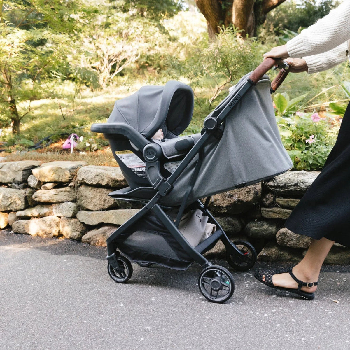 UPPAbaby Minu V3 Compact Stroller - Greyson (Charcoal Melange / Carbon Frame / Saddle Leather)