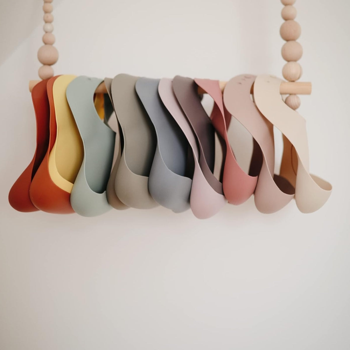 Mushie Silicone Baby Bib - Dusty Rose