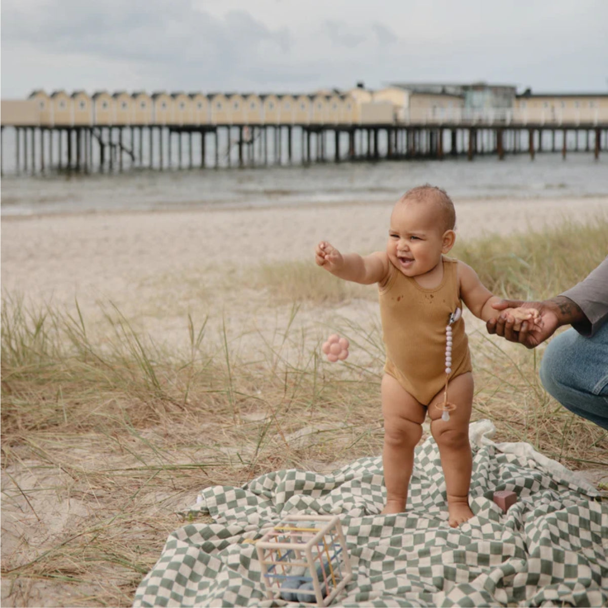 Mushie Silicone Pacifier Clip | Hera Soft Lilac