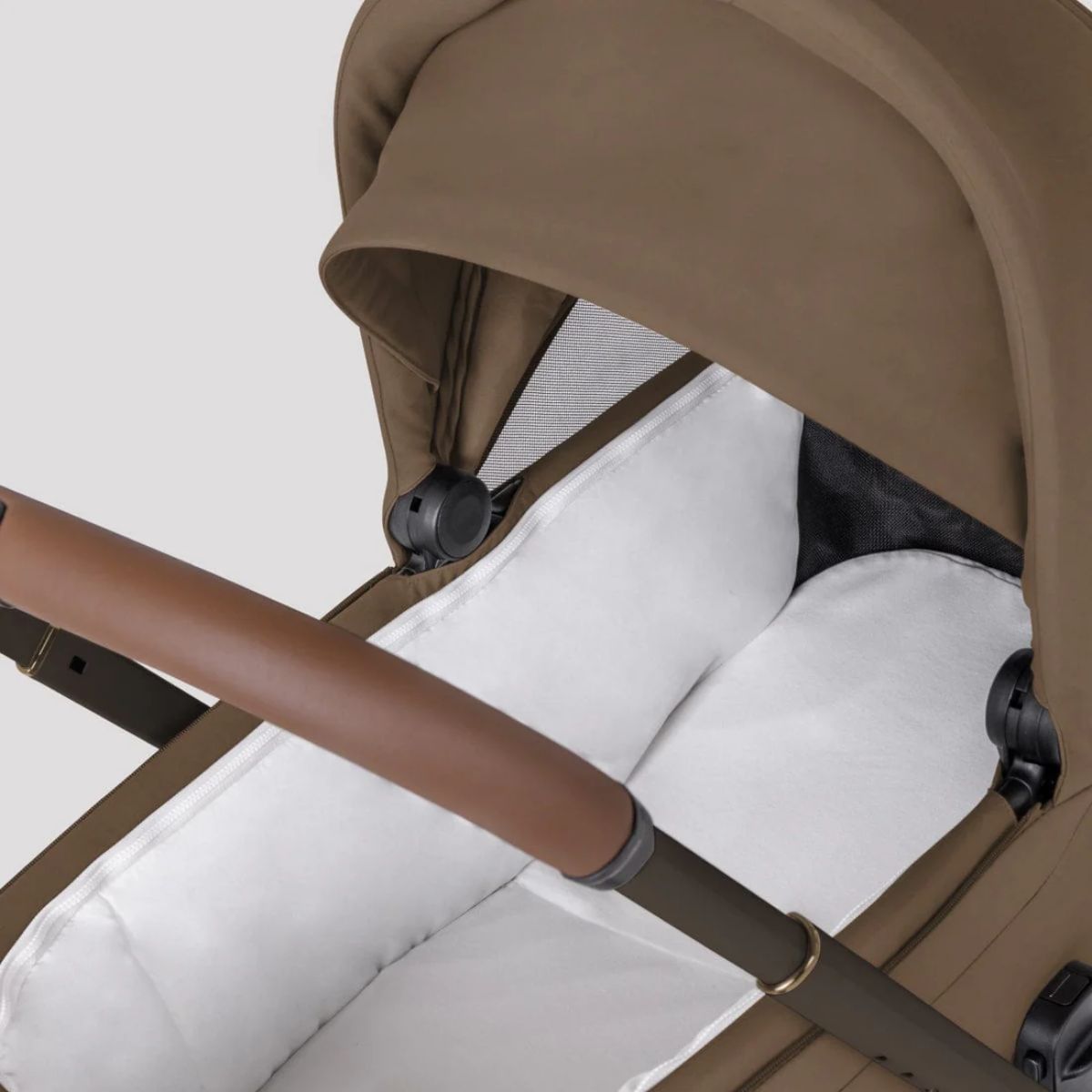 Silver Cross Breez Compact Bassinet - Maple