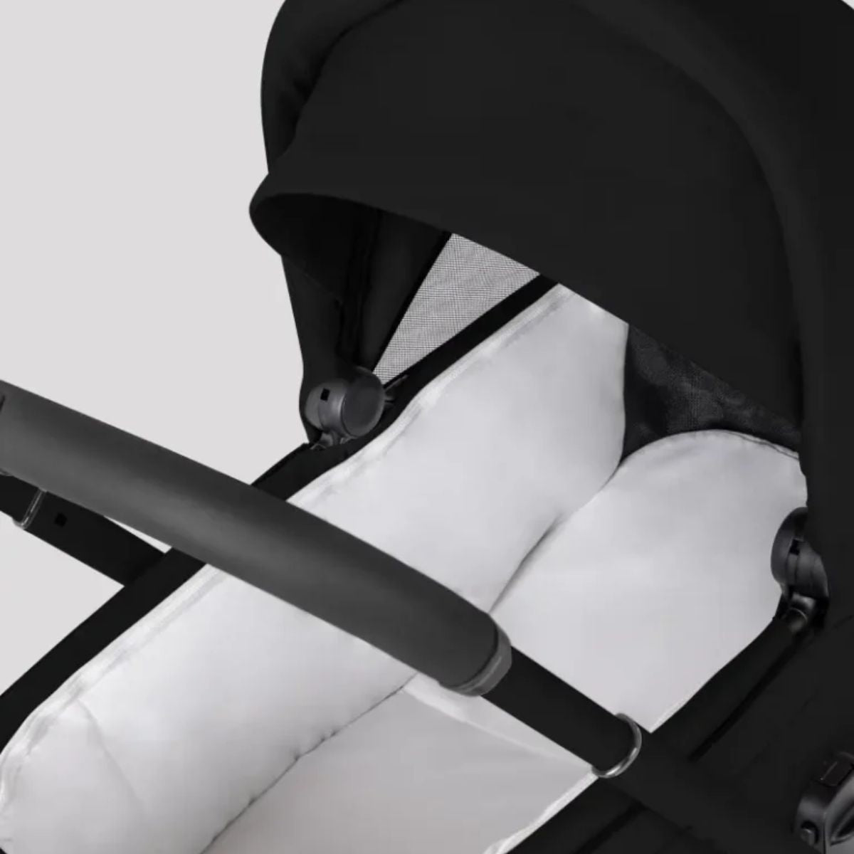 Silver Cross Breez Compact Bassinet - Onyx