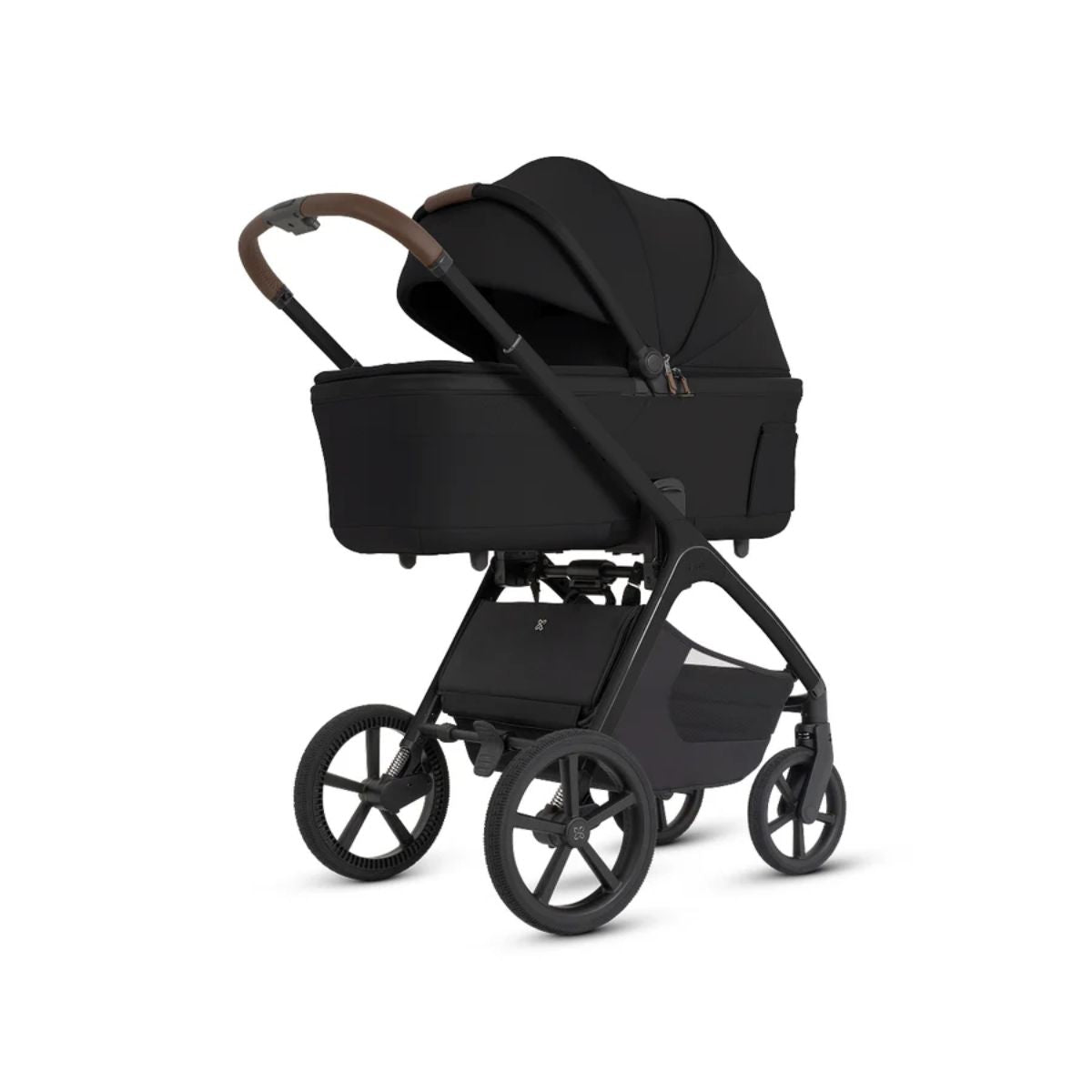 Silver Cross Cove 2 Compact Bassinet - Onyx on Luna Baby Store Miami
