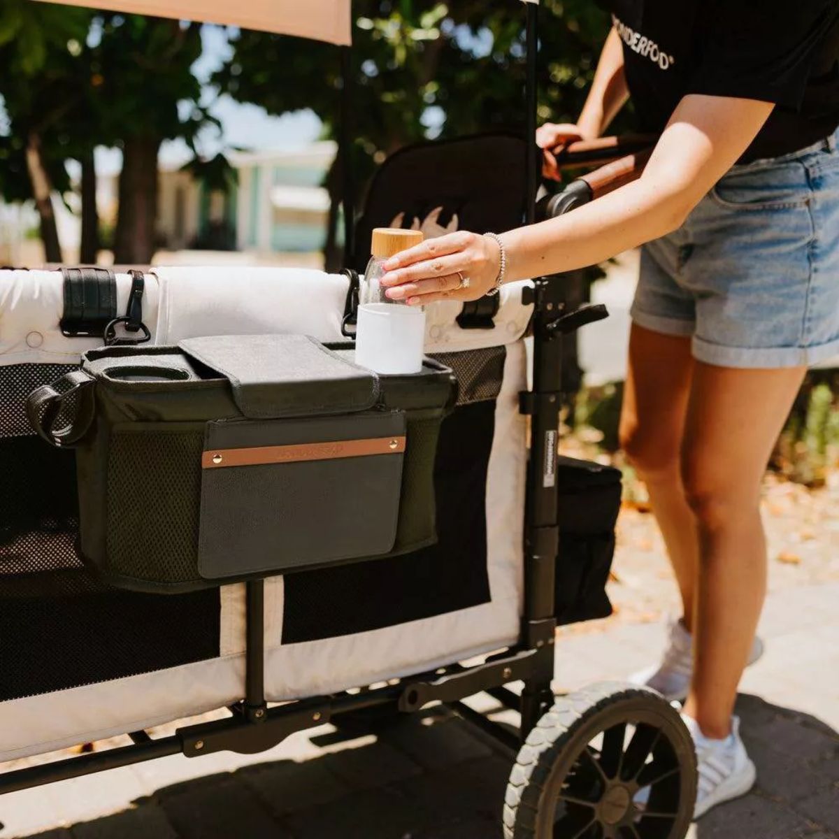 Wonderfold Large Parent Console with Insulated Cup Holders - Volcanic Black